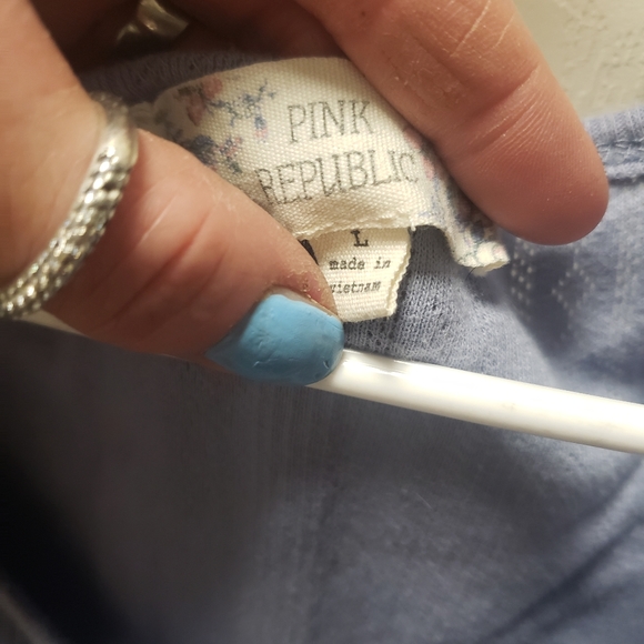 Crop top - Picture 2 of 3